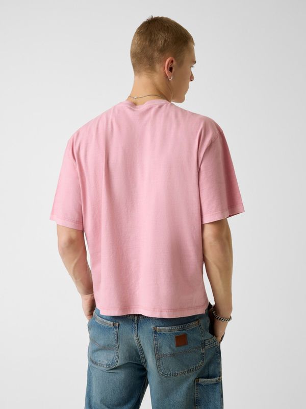 Playera Guess Boxy - Guess Jeans x HYUNJIN