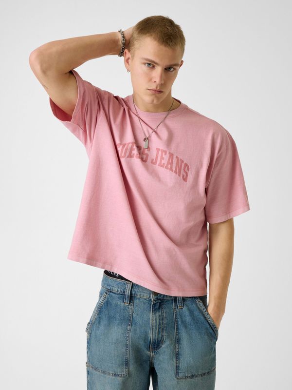 Playera Guess Boxy - Guess Jeans x HYUNJIN